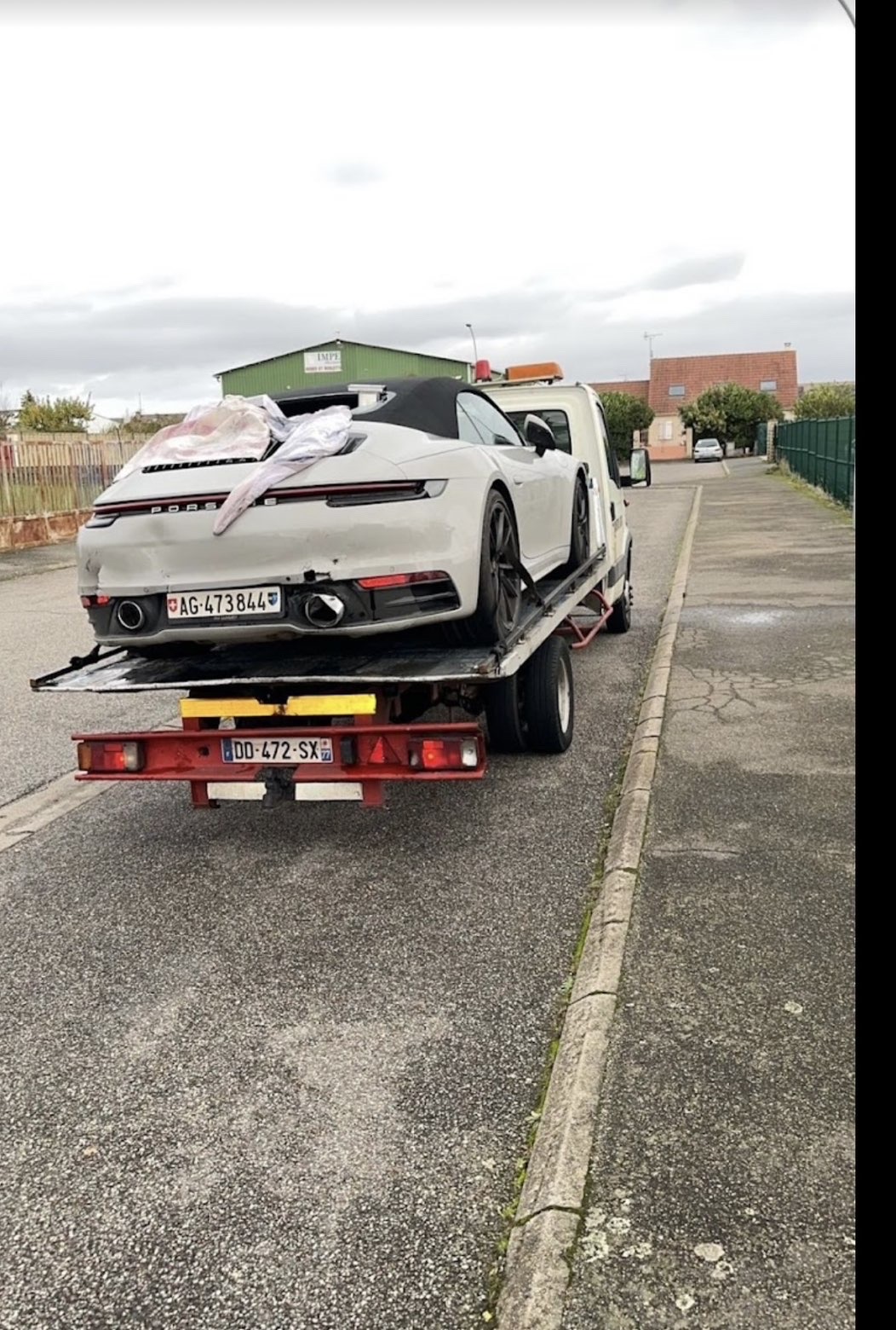 Remorquage voiture sportive accidentée Île-de-France